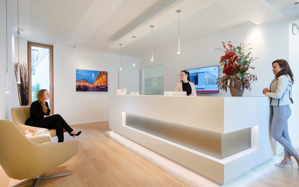 The staffed reception of a business centre in Munich